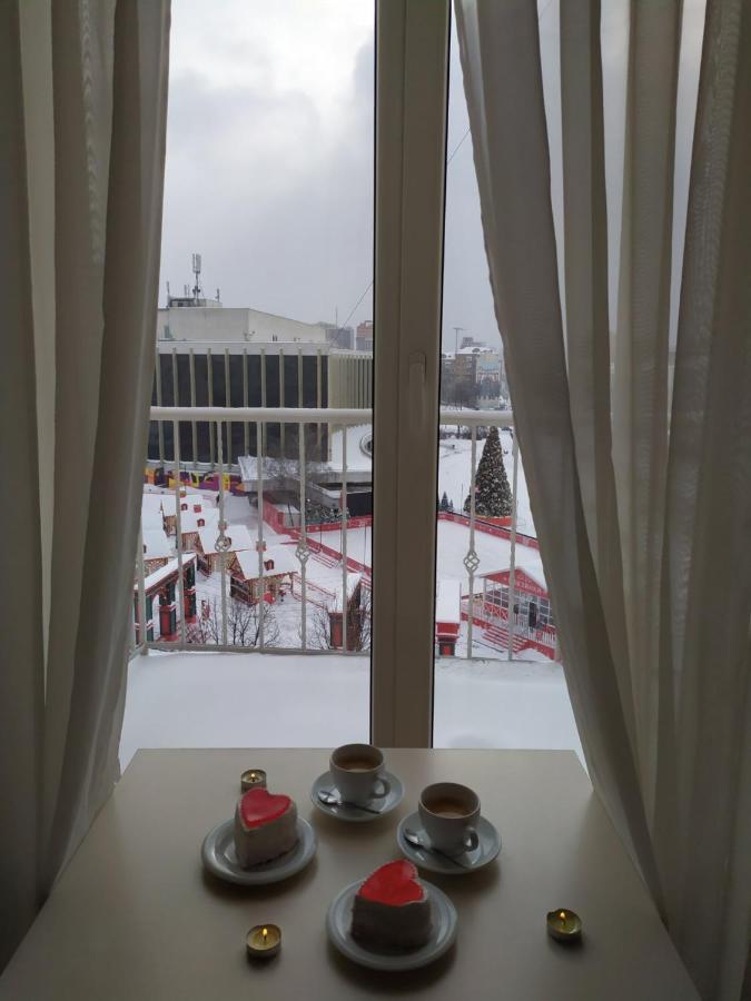 7 Sky On Yevhena Konovaltsia Hotell Kiev Exteriör bild